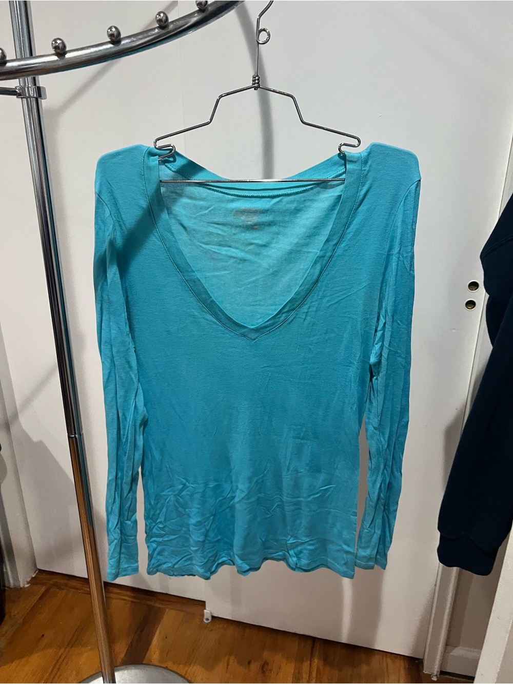 Old Navy Women's V-Neck Long Sleeve Tee - Turquoise